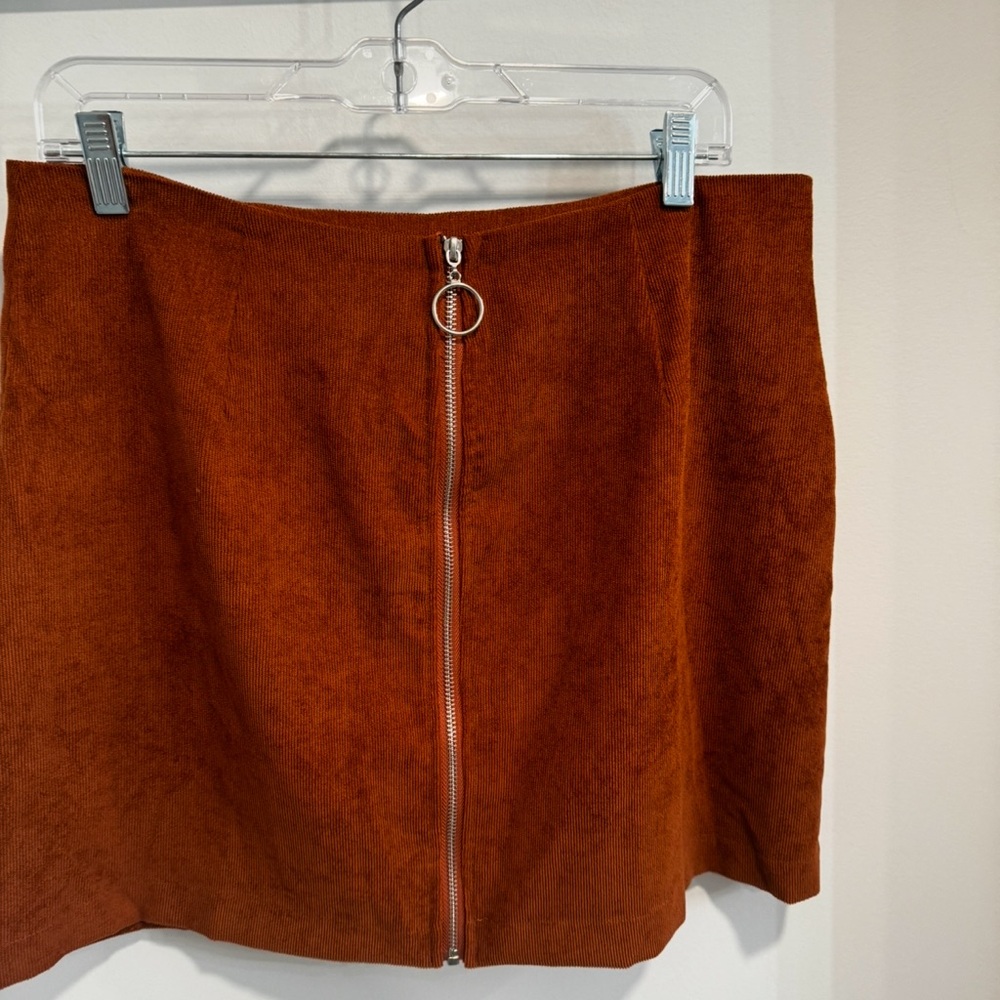Elegant Rust Skirt with Front Zipper